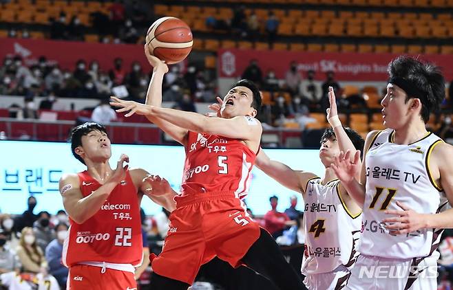 [서울=뉴시스]프로농구 SK 김선형. (사진=KBL 제공)