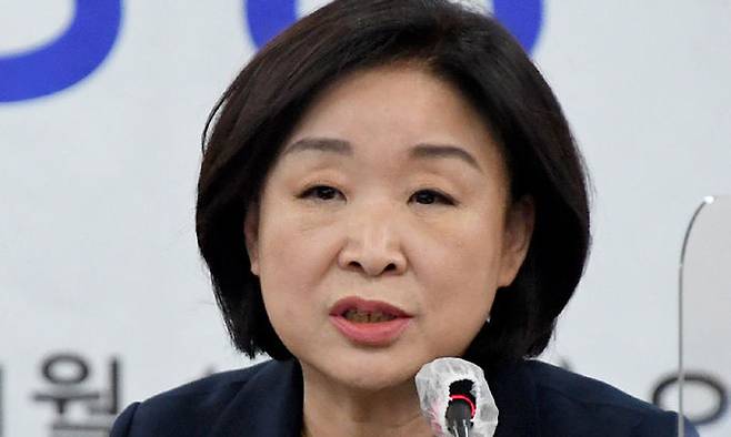 12일 정의당 심상정 대선 후보가 서울 중구 프레스센터에서 열린 한국기자협회 초청토론회에서 패널들의 질문에 답하는 모습. 뉴시스