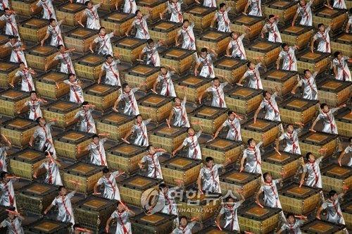 2008년 베이징하계올림픽 개회식 공연 모습 [EPA.연합뉴스 자료사진]