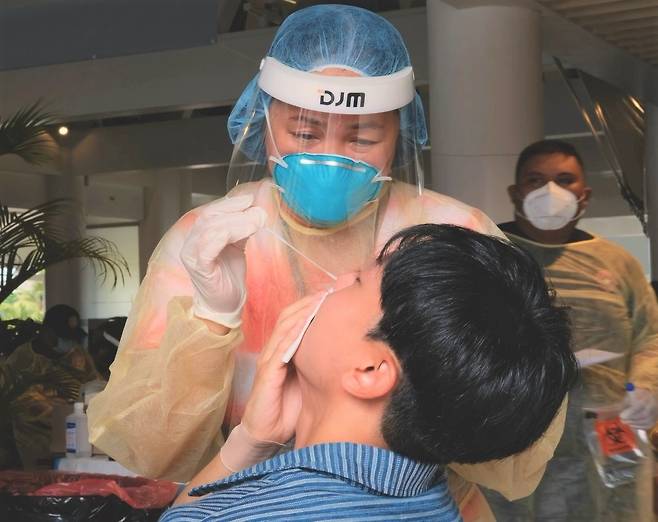 사이판 현지 호텔에서 진행되는 의무PCR검사