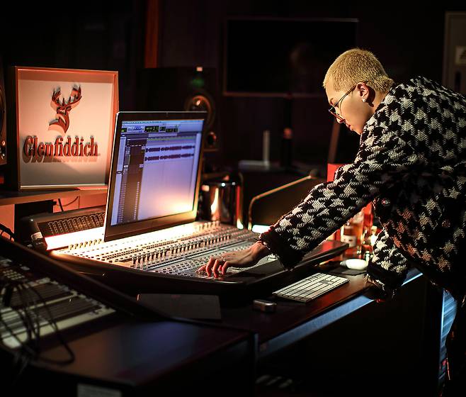 글렌피딕 송민호 콜라보레이션 진행(윌리엄그랜트앤선즈코리아 제공) © 뉴스1