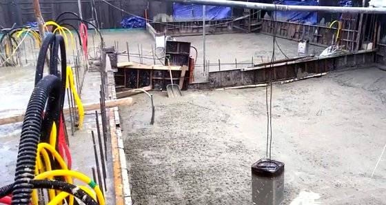 지난 13일 광주 서구 현대산업개발 아이파크 공사 현장 관계자는 지난 11일 붕괴사고 10여분전 현장의 공사 상황이 찍힌 영상을 공개했다. 영상에서 콘크리트 타설 작업 중 거푸집이 '두둑'하는 소리를 내고 들리는 장면 등이 찍혀 있다. 연합뉴스