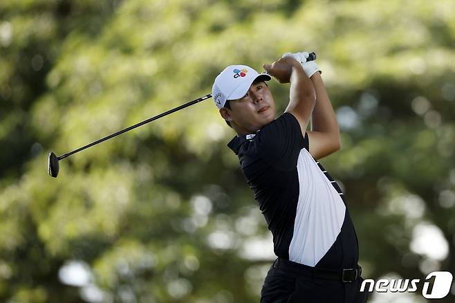 소니 오픈 2라운드서 중위권으로 올라선 김시우 © AFP=뉴스1