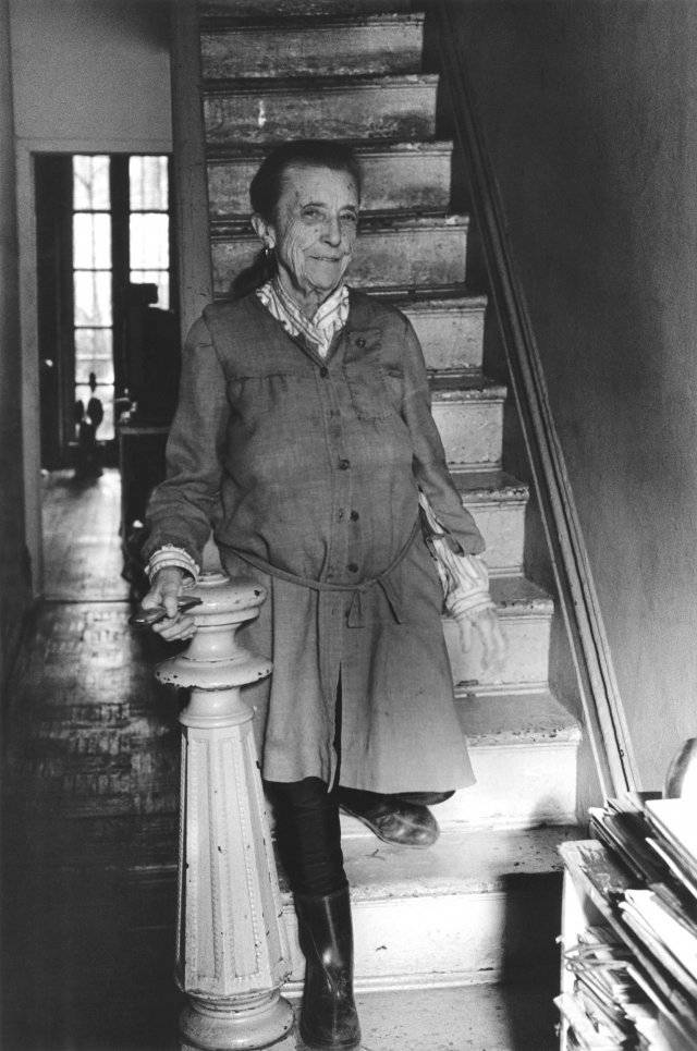 1992년 뉴욕 집에서 루이스 부르주아. 국제갤러리 사진제공, ¤The Easton Foundation/Licensed by VAGA at ARS, NY