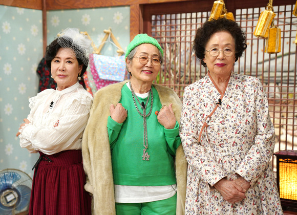 채널S가 새해 첫 오리지널이자 신규 예능 프로그램으로 인생상담 토크쇼 '진격의 할매'를 오는 25일  방송한다. 김영옥, 나문희, 박정수가 상담자가 돼 진솔한 이야기를 나눌 예정이다. [사진=채널S]