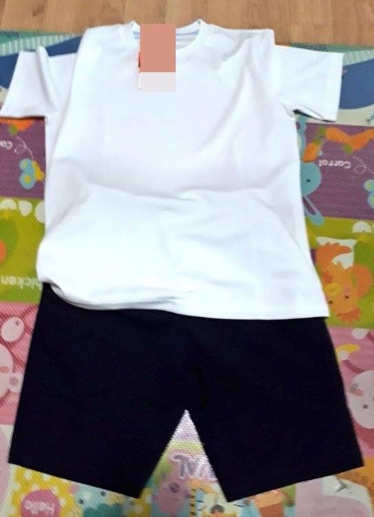 SNS에서 체육복 가격을 두고 논란이 일고 있다. [트위터 캡쳐]