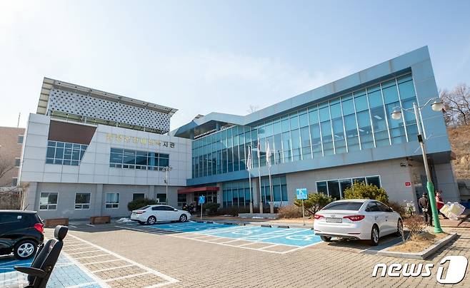증평군이 장애인 복지정책을 강화한다. 증평장애인복지관 전경.(증평군 제공)© 뉴스1