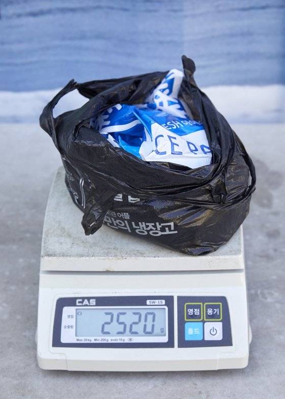 에코피아 센터에서는 투명 PET·그 외 PET·스티로폼·아이스팩·폐비닐·폐플라스틱 등 6가지 품목의 재활용품을 무게에 맞춰 일정 금액의 지역화폐로 교환할 수 있다.