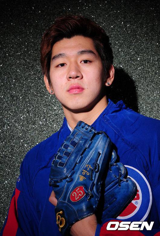 [OSEN=손용호 기자] 미국프로야구(MLB) 시카고 컵스 산하 마이너리그 플로리다 스테이트리그 데이토나 컵스(하이 싱글)에서 활약 중이던 이대은이 OSEN과 인터뷰에 앞서 포즈를 취하고 있다. 2011.02.13 /spjj@osen.co.kr