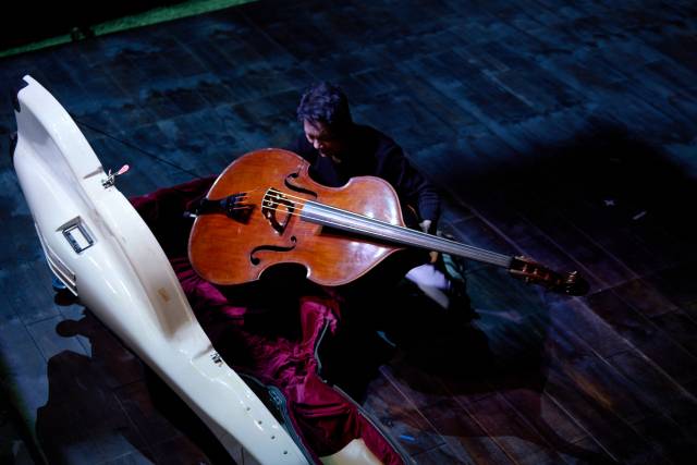 연극 ‘콘트라바쓰’ 공연 장면/박앤남공연제작소