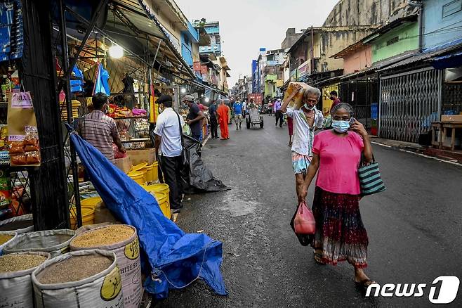 스리랑카 콜롬보의 한 시장. © AFP=뉴스1