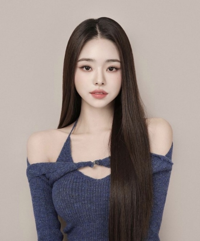 Prisia (real name Song Ji-ah, 24), who became famous through Solo Hell, admitted to pretending to be a luxury goods wearing a piece of merchandise.As it was a fashion YouTuber who was preparing to launch a brand, criticism of the netizens is pouring out.Recently, a number of Community users have raised a so-called fake suspicion that Frigia has worn a genuine luxury, not a real luxury.The quality of clothes and accessories exposed through SNS and Netflix Solo Hell is significantly lower than the genuine.The netizens also posted a comparative image of Frigias wear and luxury goods.The entertainment programs that Frigia has appeared in the past have also been recounted. The netizens claimed that some of the costumes introduced by Frigia at MBC Everlon Video Star are suspected of being a gift.Soon these allegations were revealed to be true.Frisia posted a hand letter on his 17th day, saying, First of all, I sincerely apologize to all those who have been disappointed and hurt by me, and I am going to be honest about the controversial luxury goods article.On this day, Frisia acknowledged some of the controversy over the recent issue of the goods through various communities and bowed his head.I apologize once again for all the situations that have arisen due to the infringement of creative works and ignorance of copyright, he said. As a person who has a dream of launching a brand, I will seriously recognize and deeply reflect on the controversial parts.I will apologize to the brand that has suffered from me, and I will be more aware of this so that it will not happen in the future. Frigia is a YouTuber who has become very popular among teenagers and 20s since she appeared in Solo Hell before she passed one million subscribers early.Here, the charming charm of Solo Hell was added and caught the attention of the public.Thanks to this popularity, the number of subscribers to Frigia has increased to 1.9 million, and the number of Instagram followers has surged from 470,000 to 2.6 million.For a while, Frisia was caught up in the fake controversy. The image was also branded as a big stigma.Prisias main content on YouTube was Luxury Howl and Q & A without lies.Luxury Howl is a content that is priced after youtuber and other expensive clothes are purchased in large quantities. Frigia has purchased and introduced L and P bags, C shawls and B company dresses.However, it is now revealed that some of the items introduced in Howl were valuables, and the betrayal of the fans is bigger because they are Frisian who was loved by proud and self-esteem.Even the fans are being deceived.It is not only YouTuber who is embarrassed by Frigias controversy, but MBC Point of omniscient meddling and JTBC Knowing Brother who attended the recording are also embarrassed.The act of purchasing goods is not legally punished, but it is because of the fact that it can not be sent to the morally wrongful Yi Gi.There has also been a voice saying that Frigia is being edited on the air, but according to the production crew of both sides, both programs will broadcast Frigias broadcasts without editing.