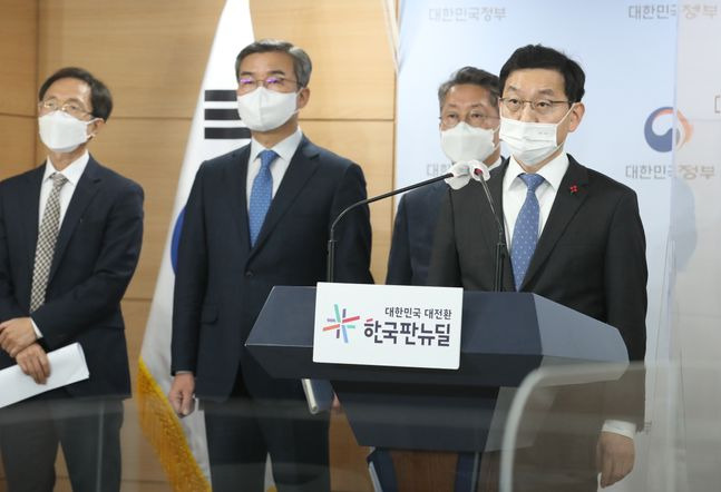 지난해 10월부터 관계부처 합동으로 출범한 '건설현장 불법행위 근절 태스크포스(TF)'가 건설현장을 집중 점검 및 감독했지만 성과는 다소 미미한 수준에 그친 것으로 파악됐다.ⓒ뉴시스