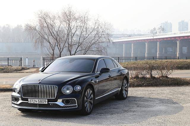 벤틀리 플라잉 스퍼 V8 시승기