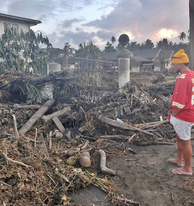 수도 누쿠알로파와 20㎞ 거리에 있는 통가타푸섬 최서단 카노쿠폴루 마을 사정은 더 심각했다. 화산재 피해는 물론이고 폭발 충격으로 건물 대부분이 파괴됐다.