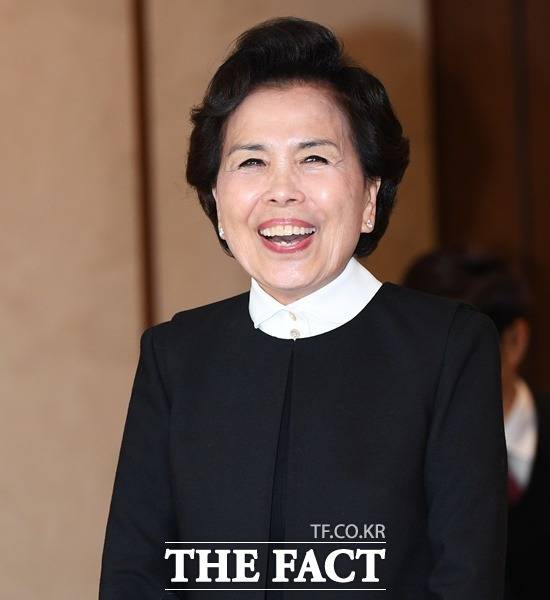 '엘레지의 여왕' 이미자는 1959년 '열아홉 순정'으로 데뷔해 대한민국의 희로애락을 함께했다. 가요계에서는 그가 존재하는 것만으로 큰 의미를 부여한다. /더팩트 DB