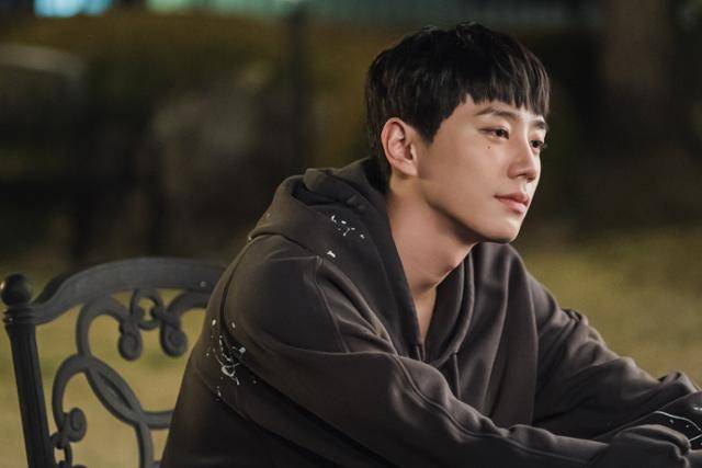 이준영이 주연을 맡은 '너의 밤이 되어줄게' 관련 이야기를 전했다. SBS 제공