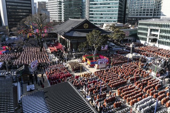 21일 서울 조계사에 경내에서 열린 전국승려대회에는 3500여 명의 승려가 모였다. 김현동 기자