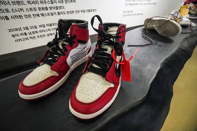 Off-White Air Jordan 1 launched by Nike with late Virgil Abloh displayed for “Neck Breakers” exhibition at Hoard Gallery in Samcheong-dong, Seoul. (Hoard Gallery)