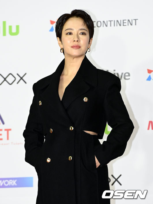 Actor Song Ji-hyo was negatively judged by Corona 19 test, which also revealed that he had positive allergies when he said he was not vaccinated.On the 17th, Eunhyuk, who participated in the recording of Running Man, was confirmed as Corona 19.The members of Running Man who had broadcast with him in the aftermath of the confirmation of Eunhyuk also had to worry about Corona 19 Infection.Fortunately, Song Ji-hyo was given a negative judgment.Song Ji-hyo also revealed that he was not vaccinated for the reason why he entered the 10th day of self-discipline.Song Ji-hyo said, Song Ji-hyo has been diagnosed with a history of positive allergy in his childhood.Especially in 2011, there was an emergency situation such as a spot on the body and a quick breath after the ringer in the situation where the physical recovery was urgent during the busy shooting schedule.There was a record of being treated for visiting the emergency room due to the urgent situation at the time.Therefore, according to the long-term deliberation and opinion of the doctor in charge, we have to consider and consider the vaccination of corona, so we also reveal the reason why we are not inoculated with the vaccine. As Eunhyuks confirmation still makes it unreliable for Corona 19 Infection, attention is focused on the future trend.below agency position specializationSong Ji-hyo actor has been diagnosed with positive allergy history in childhood.Especially in 2011, there was an emergency situation such as a spot on the body and a quick breath after the ringer in the situation where the physical recovery was urgent during the busy shooting schedule.There was a record of being treated for visiting the emergency room due to the urgent situation at the time.Therefore, according to the long-term deliberation and opinion of the doctor in charge, we have to consider and consider the vaccination of corona, so we also reveal the reason why we are not inoculated with the vaccine.