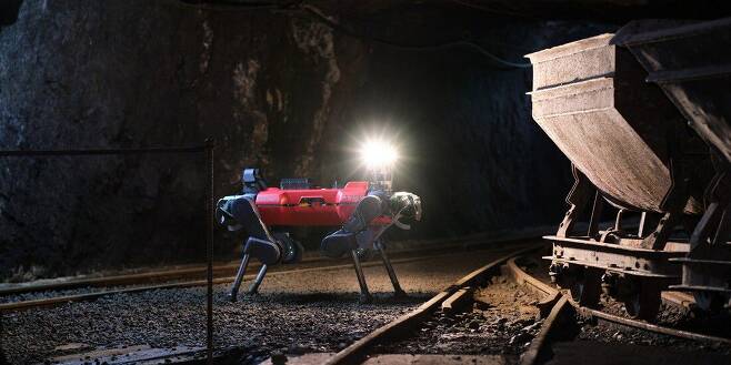 지난해 미 국방부 방위고등연구계획국(DARPA)의 지하 탐색 로봇 경진 대회에 참가한 애니말. 우승을 차지했다./CERBERUS