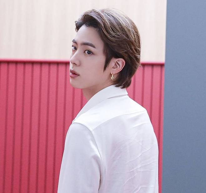 슈퍼스타 부전자전..방탄소년단 진 BT21 알제이 품절, 또 품절