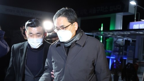 국민의힘 출신 곽상도 전 의원이 지난 2021년 12월 2일 구속영장이 기각되자 서울구치소에서 나와 귀가하고 있다. 연합뉴스