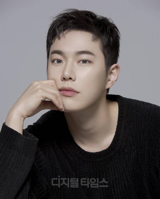 <사진 = 1위를 차지한 유튜브 'LeoJ Makeup'의 레오제이>