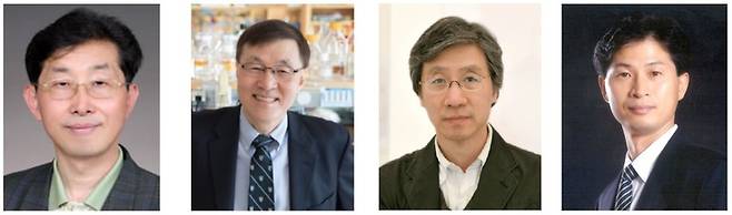 [서울=뉴시스]제63회 3·1문화상을 수상한 심경호(왼쪽부터), 김광수 교수, 구본창 작가, 이경무 교수. (사진 = 3·1문화재단) 2022.1.26. photo@newsis.com   *재판매 및 DB 금지