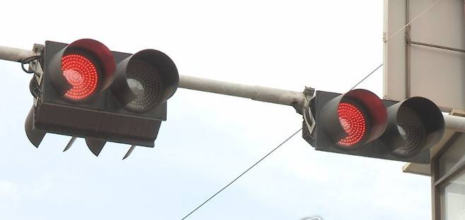 경찰청은 개정 도로교통법 시행규칙이 지난 21일 공포돼 내년 1월 22일부터 시행된다고 밝혔다. / 사진 = 연합뉴스