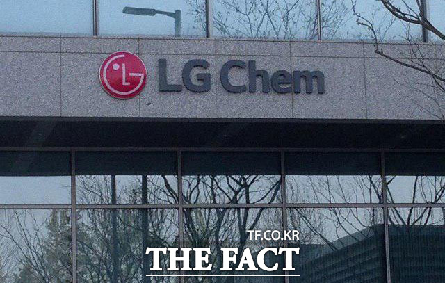 30일 한국거래소에 따르면 지난 20거래일 간 LG화학의 공매도 거래대금은 1조385억 원으로 나타났다. /더팩트 DB