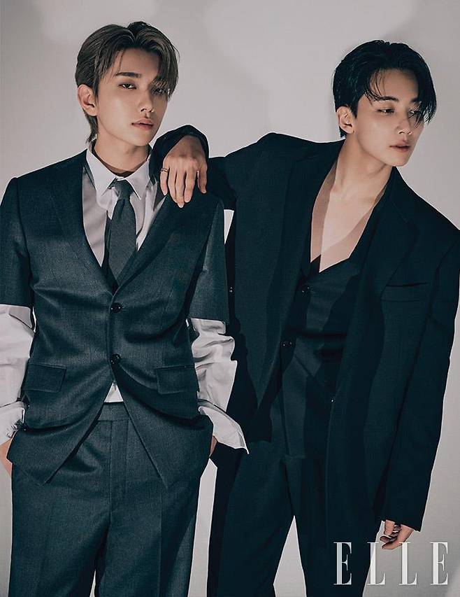 조슈아가 입은 재킷과 팬츠는 모두 Keinkoncept Studio. 셔츠는 COS. 타이는 스타일리스트 소장품. 정한이 입은 재킷과 팬츠, 이너로 입은 팬츠는 모두 Keinkoncept Studio.