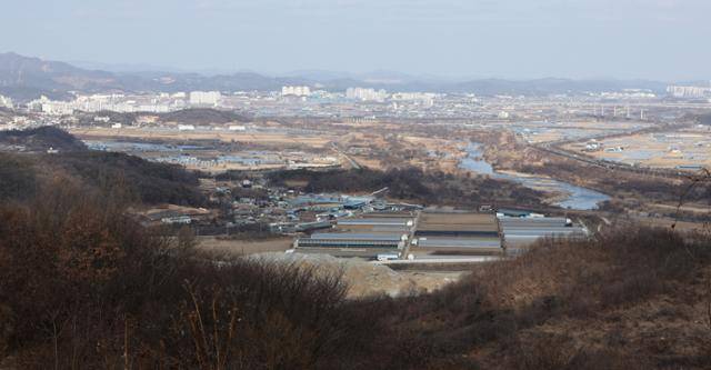 지난해 세종시 땅값은 7% 이상 오르며 2년 연속 전국 상승률 1위를 차지했다. 해밀동에서 바라본 세종시 일대 전경. 세종=연합뉴스
