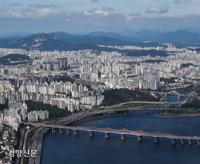 상공에서 바라본 서울 성동구 일대 아파트단지 모습. 한수빈 기자