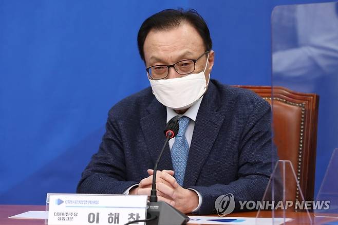 축사하는 더불어민주당 이해찬 상임고문 (서울=연합뉴스) 이정훈 기자 = 더불어민주당 이해찬 상임고문이 지난달 4일 오전 국회에서 열린 선대위 미래시민광장위원회 출범식에서 축사하고 있다. 2022.1.4 [국회사진기자단] uwg806@yna.co.kr