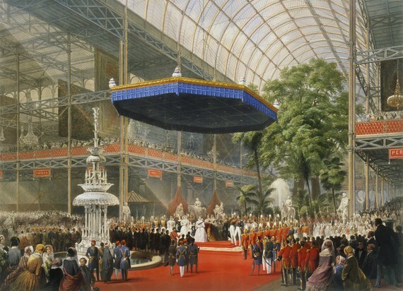 1851년 런던 수정궁에서 열린 만국박람회 개막식에서 빅토리아 여왕이 연설하고 있다. 위키미디어 코먼스 제공.