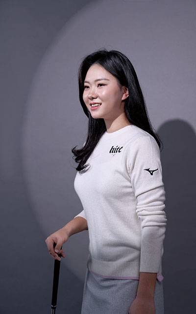 서어진(Seo Uh jin) 2001년 11월 5일 생
소속 하이트진로
2019 제41회 퀸시리키트컵 아시아태평양 여자 아마추어 골프팀 선수권대회 개인전 우승
2019 국가대표 선발
2018 제22회 매경 솔라고배 아마추어 선수권대회 여자선수권 우승