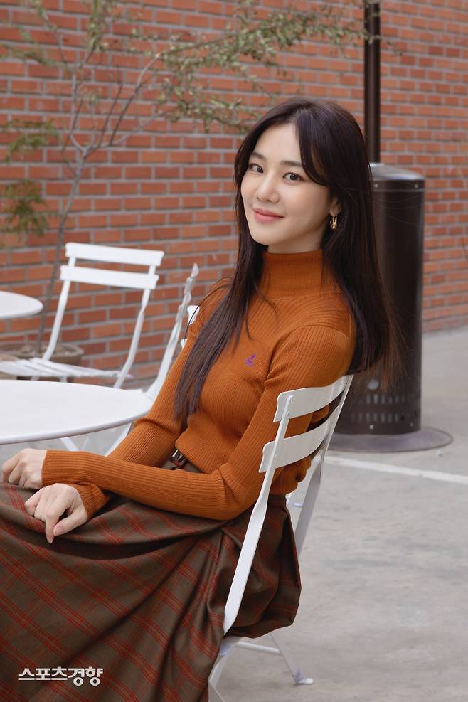 tvN 드라마 ‘배드앤크레이지’에서 형사 이희겸 역을 연기한 배우 한지은. 사진 시크릿이엔티