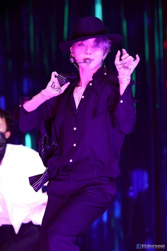 'SPOTIFY KING' 방탄소년단 지민, 솔로곡 7억..韓솔로 최초 '大기록'