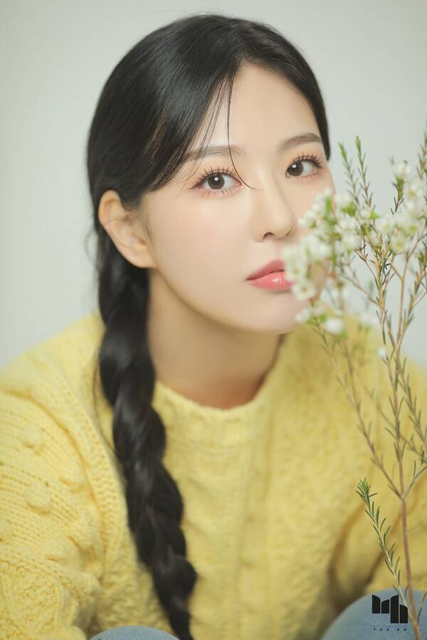 ▲ 소나무에서 '하이디'라는 예명으로 활동하던&nbsp;김도희가&nbsp;케이에이치컴퍼니에&nbsp;새&nbsp;둥지를&nbsp;틀었다.&nbsp;제공|케이에이치컴퍼니