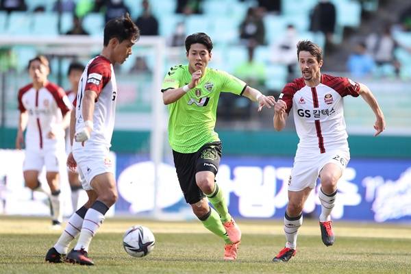 2021시즌 공식 개막전 전북-FC서울의 경기 / 사진=한국프로축구연맹 제공