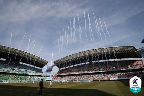 전북-서울의 2021 K리그1 개막전 모습. [한국프로축구연맹 제공. 재판매 및 DB 금지]