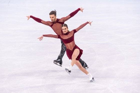 2022 베이징올림픽 리듬댄스 연기를 펼치는 파파다키스-시제롱 조. [사진 오메가]