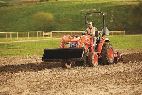 북미 지역에서 한국 트랙터를 구매한 고객이 밭을 갈고 있다. [사진 대동]