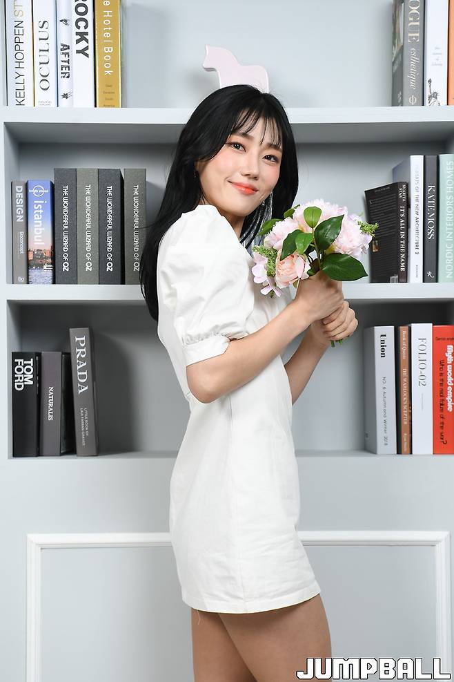매거진] "재미와 힘을 드리는 치어리더가 되고 싶어요" SK 조다정 치어리더