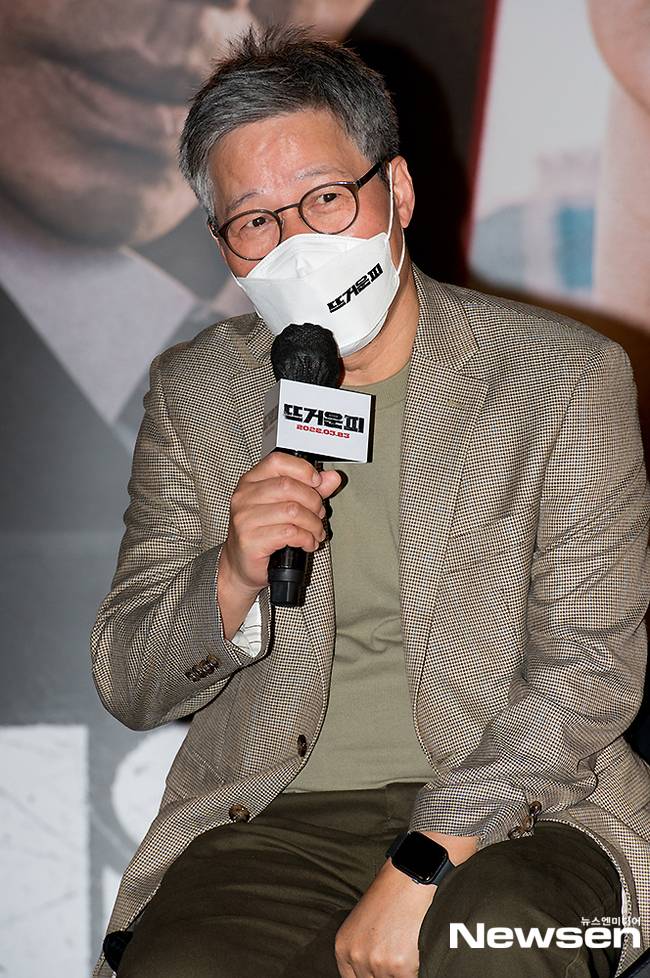 천명관 감독