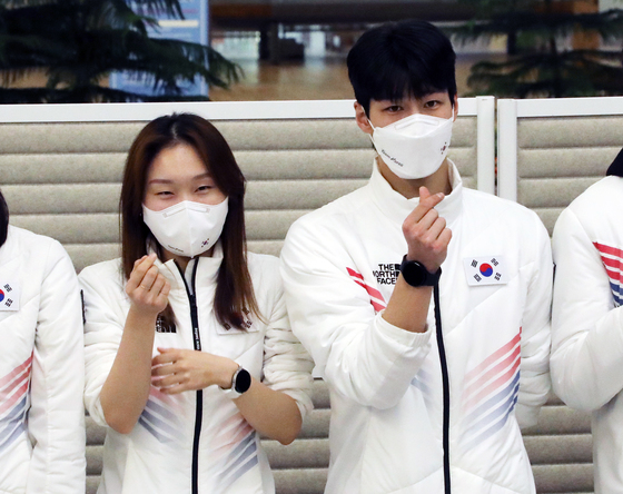 As a result of the 21st coverage, Hwang Dae-heon and Choi Min-jung will participate as masters in the recording of SBS entertainment program All The Butlers this week.Hwang Dae-heon and Choi Min-jung won gold medals in the 1500m short track mens and womens short track at the 2022 Beijing Winter Olympics.In addition, Hwang Dae-heon won silver medals in mens relay 5000m, Choi Min-jung won 3000m for womens relay and 1000m for women.Meanwhile, Lee Seung-gi, a member who stopped the schedule after being confirmed to have a new corona virus infection (Corona 19) on the 15th, will also join the recording of All The Butlers.All The Butlers is expected to coordinate the shooting schedule this week in time for the release of Lee Seung-gis isolation treatment period.The filming will be broadcast in March.
