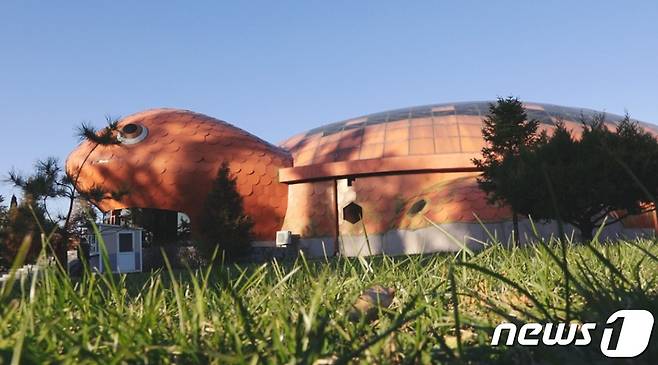 북한 중앙동물원의 '파충관'.(조선의 소리 갈무리) © 뉴스1