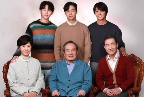 The Beautiful Present is the news of the casting of other legendary actors such as Park In-Hwan, Park Sang-won, Hye-ok KIM, Ban Hyo-jung, Byeon Woo-Min, and Park Ji-Young, and released a harmonious and simple family photo.KBS 2TVs new Weekend drama, Beautiful at the moment, is a marriage-sex project drama depicting the process of three older brothers visiting their mates to occupy the apartment that adults in their families have given.The first KBS Weekend drama by star writer Ha Myung-hee, who received the Presidential Citation for 2021 Korea Contents Award for Youth Records, is drawing attention from both inside and outside the broadcasting industry.In addition, Kim Sung-geun PD of Daewang Sejong and Cha Cha Cha will take charge of directing and expect the birth of a work that can be believed and believed.At the end of last year, Yoon Shi-yoon, Bae Da-bin, Oh Min-seok, Shin Dong-mi, Seo Bum-joon and Choi Ye-bin were already reported as expected works.Here, a large number of star actors who support K-drama firmly will be cast, and the Weekend house theater will be filled with the lineup of overpassing walls.First, Park In-Hwan, the father of the people, played the role of Lee Kyung-cheol, the spiritual landlord of Gagane and the grandfather of the three brothers.Kyung-chul leaves his wife early, and he loses his only daughter, and he adopts Minho like fate when he is frustrated.As a result of living faithfully with the fruit fruit Vic-Fezensac, he is having an excellent old age with his son, a sincere daughter-in-law, and three unsavory grandchildren.The son of Kyungchul and the father of the three brothers, Lee Min-ho, is a synonym for Gentleman and an original flower boy, Actor Park Sang-won.Although his father Kyung-chul and his father are rich and adopted, they have deep and deep stickiness of their own. They lived hard to become a junior high school vice principal by using their sincere father as a textbook.The wife of Minho and the mother of the three brothers, Han Kyung-ae, was played by Actor Hye-ok KIM, who plays various mother awards from Punsu Mam to the mother.There is only one worry about the cool personality of the person who keeps and acts when he speaks.I have two sons who are difficult, but I do not need doctors, lawyers, and all, and I hope that my eldest sons will marry and children will be crowded in the house.It is the only troublesome Baro marriage for the adults who live well and live a happy family.Except for Su-jae (Seo Bum-joon), the youngest person who is still preparing for the civil service exam, he is good at his job, has a good personality, and he does not think about going to the house so that his lawyer, Yoon Shi-yoon, who was proud of his family, and Oh Min-seok, a dentist, are full of age.Poorer family adults declare that they will give an apartment to a person who brings a marriage partner within six months, which fuels the three brothers desire to die even if they die.The family that is the main axis of now beautiful with the family of Hyun and the family of Bae Da-bin.The biggest adult Yoon Jungja is starring the godmother of Actor, Ban Hyo-jung.The living, lavish sperm made money from doing food Vic-Fezensac, and each touch hit a jackpot.Because of the complex that only went to elementary school, I think that my daughter-in-law, who grew up in an educators family, is proud of her shoulder.The future father Hyun Jin-heon will be starring Byeon Woo-Min, the face of heaven, and Actor Park Ji-Young, who shows a unique presence in her mother Jin Soo-jung.Jinheon, who successfully led the Kimbap franchise company, is the happiest person in the world to see my wife who always has a wife before her child, and my wife who eats delicious food.The wife, who is loved by this kind, has also lived well and evenly, evenly, with her son and daughter, and there is concern for them, and the future of the Baro eldest daughter has been married fraudulently.Her relationship with Gagane begins when she asks the present to marry an enzyme song.In addition, Sunwoo Yong, who is living in the United States and is living with her brother Kyung-chul, who has immigrated to the United States, Jung Heung-chae, her son Choi Man-ri, and Kim Ye-ryong appear in her daughter-in-law Yoo Hye-young.In The Beautiful at the moment, large families that are not often seen in the present age appear, and three families of the present and future live together.If the competition for the marriage project of the three brothers to win an apartment in an era of avoiding love and marriage gives fun, each story of these large families will make them think once again about the meaning of family. The current Beautiful will be broadcast in April following the popular gentleman and lady.