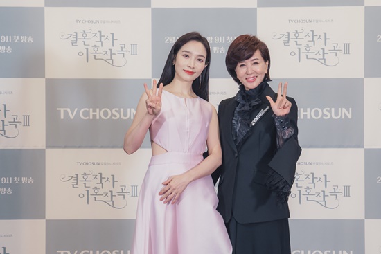 Hye-sook Lee, who joined the Marriage Writer Divorce Composition 3, gave a good swimsuit appearance in the play.On the 24th, a live TV broadcast of the TV drama Drived Composition 3 (hereinafter referred to as Conspiracy 3) was held on the new weekend of TV Joseon.Actor Park Joo-mi, Lee Gyoung, Lee Min-young, Jeon Soo-kyung, Jeon Min-min, Moon Sung-ho, Kang Shin-hyo, Bubae, Ji Young-san,Marriage Lyrics Divorce Composition 3 is a story about unimaginable misfortune to three charming heroines in their 30s, 40s and 50s, and a drama about the dissonance of couples looking for true love.It returned to Season 3 after Season 1, which was broadcast from January to March last year, and Season 2, which was broadcast from June to August.Hye-sook Lee is going to bring new vitality to season 3 as Kim Dong-mi, who Kim Bo-yeon had previously played.Hye-sook Lee said, I thought Kim Bo-yeon really did an act on Kim Dong-mi as a overpass wall.I tried to look at the script in my own way. Hye-sook Lee, who pointed out that there is a god in a swimsuit in Season 3 to express the elegant and luxurious character of Kim Dong-mi, said, I tried on a swimsuit while modeling in my 20s, but it was the first time I tried on a swimsuit in my 60s.In fact, I was so nervous, and I was worried about how to look like an actor. I am originally a person who likes exercise and exercises a lot, so if I did 10 dumbbell exercises, I tried to do 20 this time, and I should look a little slim.I did more exercises, including muscle workouts, and I dieted mainly on vegetables, and I was stressed because I really liked eating, and I was so careful about it a month before shooting.I am also very concerned about how my appearance will be seen in Drama. In addition, Hye-sook Lee is freely transformed into an external shape suitable for the character, and about the part that immerses, When I decorate my hairstyle in costume, I naturally get Acting.For Kim Dong-mi, I tried to bling and wear colorful costumes. Maybe when I watched the broadcast, Did Kim Dong-mi transform like that?You will think, he said, raising his curiosity.Marriage Lyric Divorce Composition 3 will be broadcasted at 9 pm on the 26th.Photo = TV Chosun